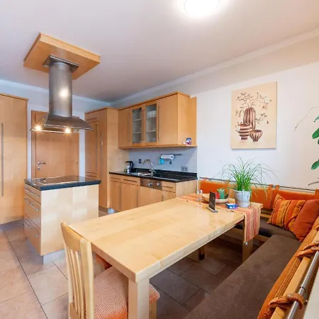 아파트 In Near Slopes *