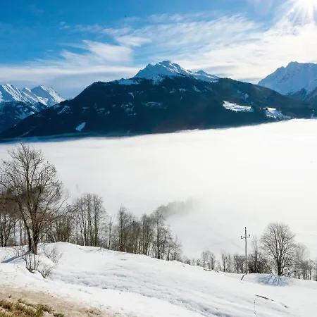 아파트 In Near Slopes *