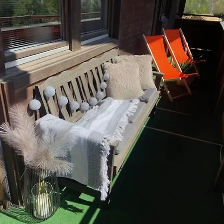 아파트 In Near Slopes